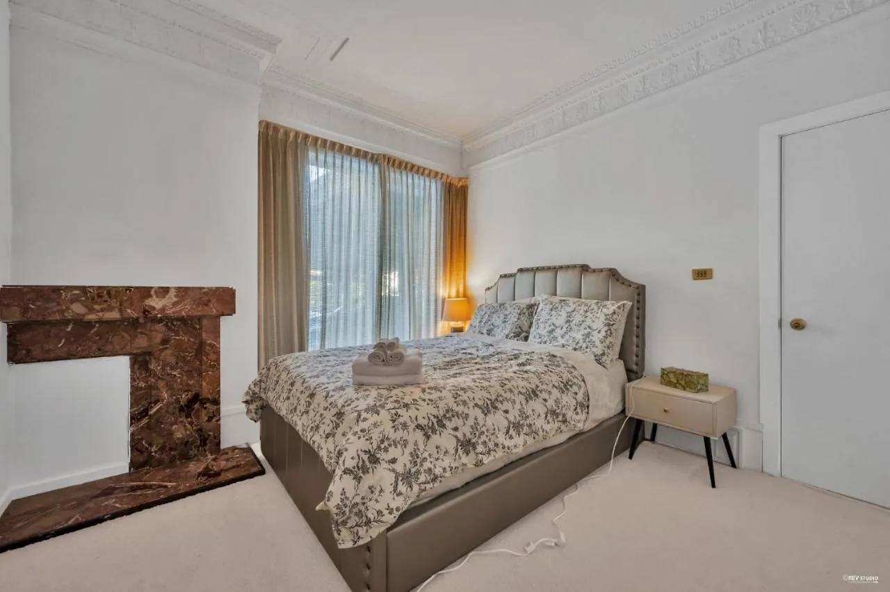 Historic Specious Home In Vancouver West