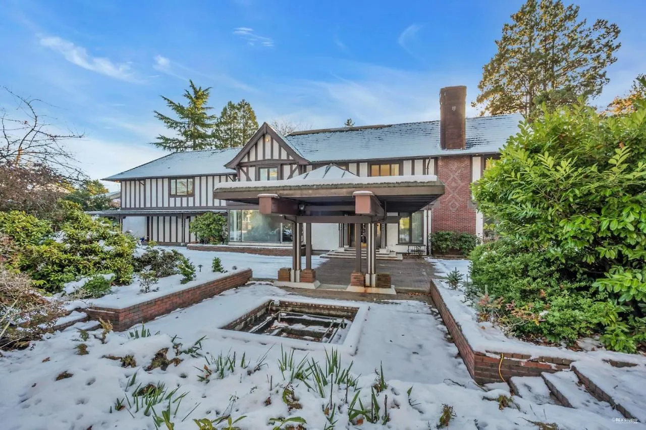 Homestay Historic Specious Home In Vancouver West Canada