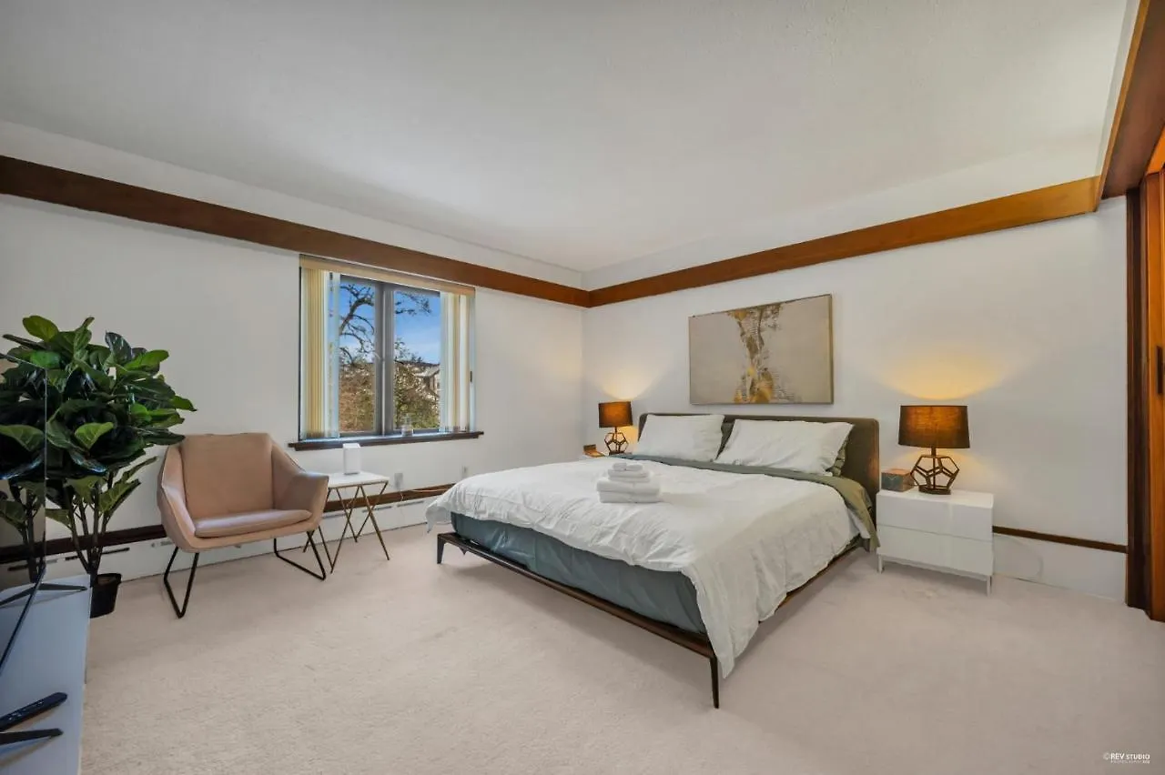 Historic Specious Home In Vancouver West Canada