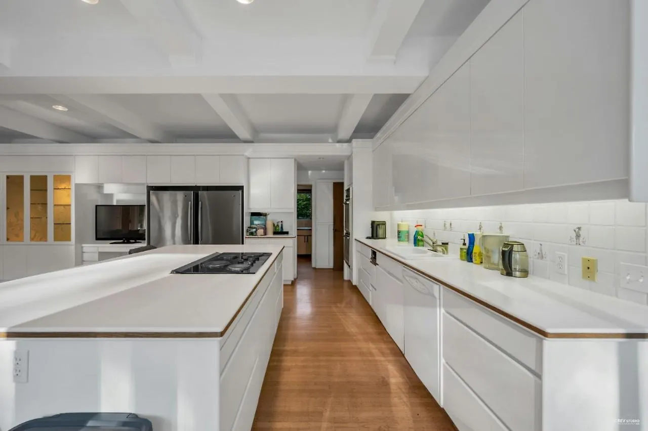 Homestay Historic Specious Home In Vancouver West